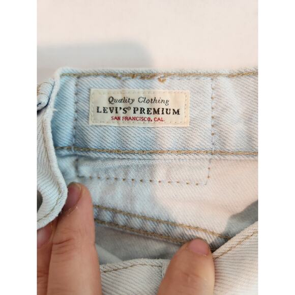 Levi’s Premium Women’s High-Waisted Denim Shorts Light‎ Wash Size 27 - Picture 4 of 7
